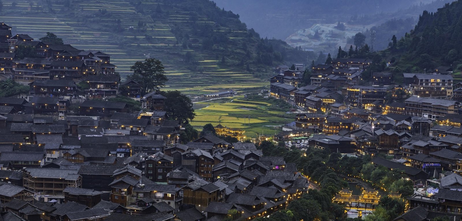 blue-village-4717743_1920
